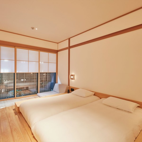 Azumi Setoda — photograph 10 of 18