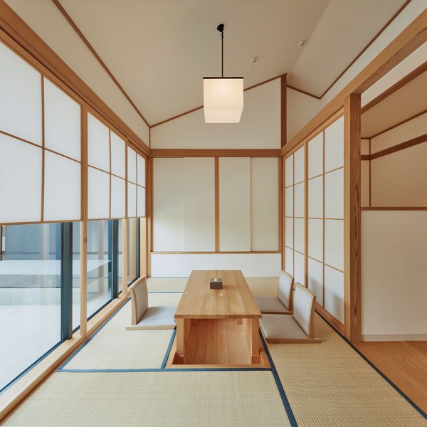 Azumi Setoda — photograph 12 of 18
