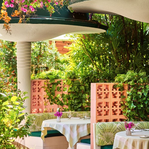 The Beverly Hills Hotel — photograph 7 of 18