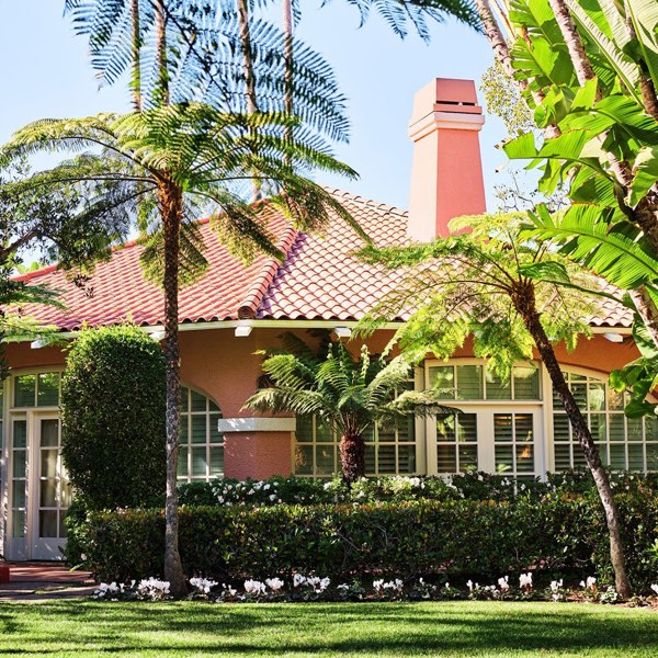 The Beverly Hills Hotel — photograph 10 of 18