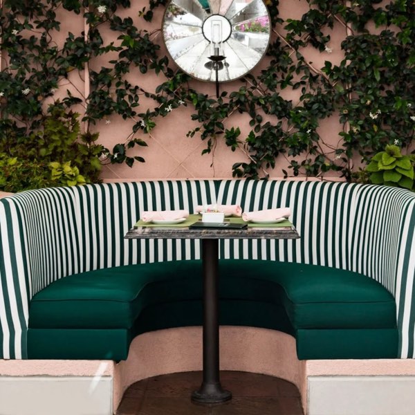 The Beverly Hills Hotel — photograph 14 of 18