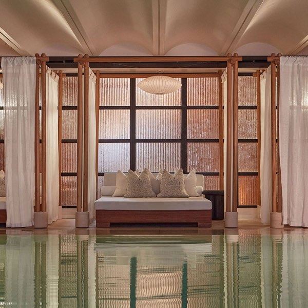 Claridge's — photograph 10 of 17