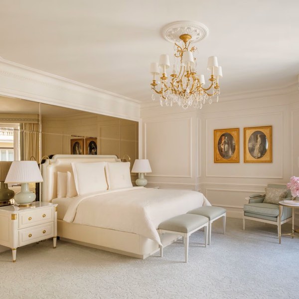 Four Seasons Hotel George V — photograph 11 of 19