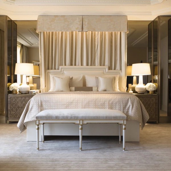 Four Seasons Hotel George V — photograph 13 of 19