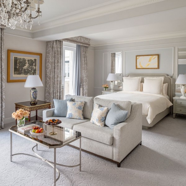 Four Seasons Hotel George V — photograph 16 of 19
