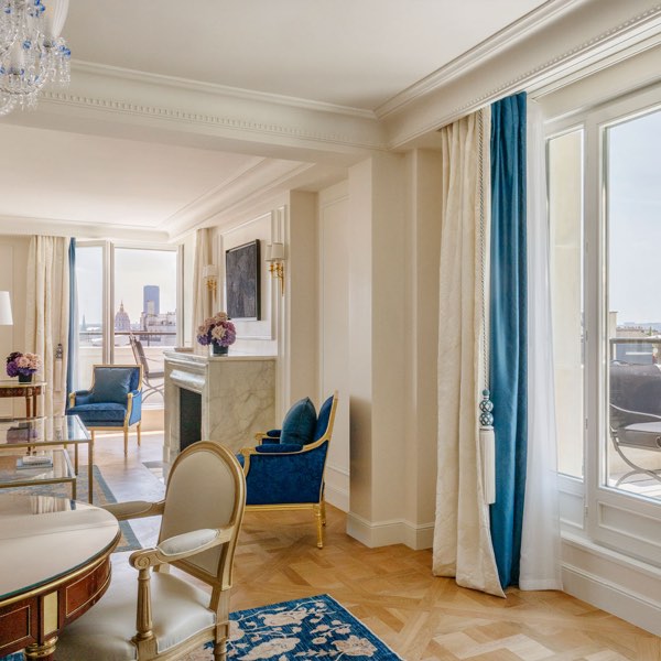 Four Seasons Hotel George V — photograph 17 of 19
