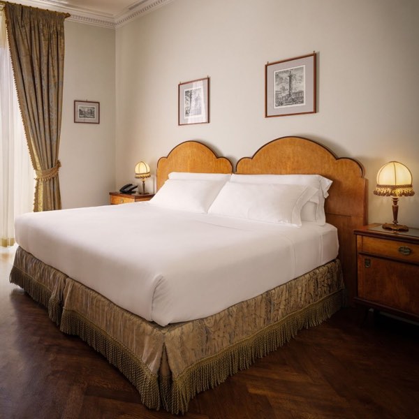 Hotel Locarno — photograph 18 of 21