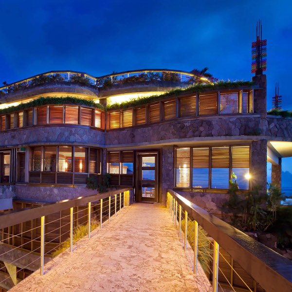Jade Mountain — photograph 7 of 15