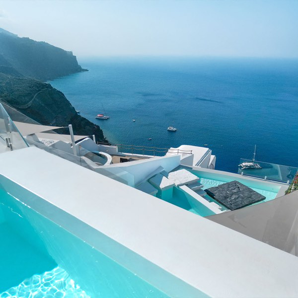 Saint Santorini — photograph 13 of 20
