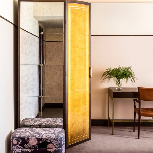 Sunset Tower Hotel — photograph 13 of 14